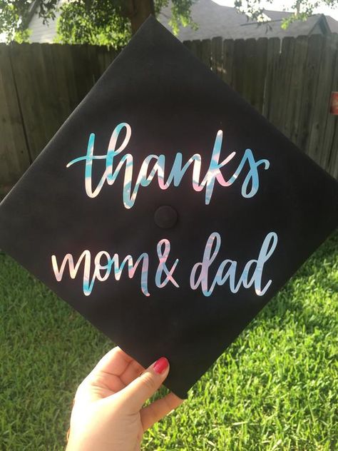 Graduation Cap Mom, Mom I Did It Graduation Cap, Gracias Mama Y Papa Graduation Cap, Graduation Cap Designs Dedicated To Parents, Grad Cap Dedicated To Parents, Thanks Mom And Dad Graduation Cap, Unique Graduation Party Ideas, Graduation Cap Designs College, Nursing Graduation Pictures