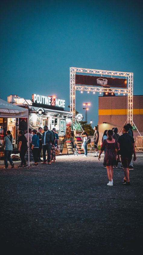 Toronto's Street Eats Market boasts delicious dishes from local food trucks is a food lover's paradise. Toronto Street, Truck Festival, Food Truck Festival, Richmond Hill, Indian Street Food, Funnel Cake, Delicious Dishes, Night Market, Food Trucks