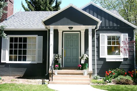 dark grey house with shutters | via cailin creer interiors Dark Grey Houses, Coastal Ideas, Color House, Weatherboard House, White Shutters, Painted House, Gray House, Wallpaper Sky, Dark House