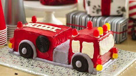 Create five-alarm excitement with a fire engine cake! Fire Engine Cake, Fire Engine Birthday, Firetruck Cake, Betty Crocker Cake Mix, Truck Birthday Cakes, Betty Crocker Cake, Cake Mix Ingredients, Fireman Birthday, Truck Cake