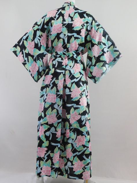 Christian Dior Bathrobe Dior Bathrobe, Photo Studio, Christian Dior, Kimono Top, Dior, Take That, Women's Top