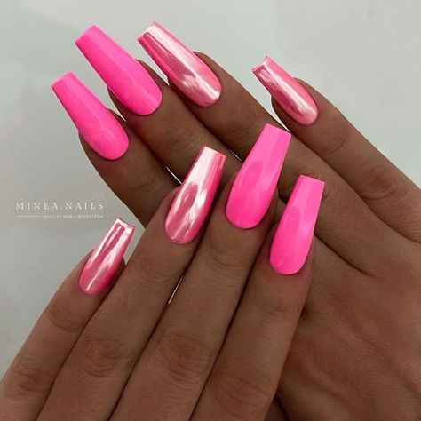 Neon Pastel Pink Nails, Bright Pink Nails With Chrome, Chrome Neon Nails, Neon Pink Chrome Nails, Bright Pink Chrome Nails, Neon Pink Nail Designs, Neon Pigment Nails, Bright Pink Nail Designs, Pink Nails Neon