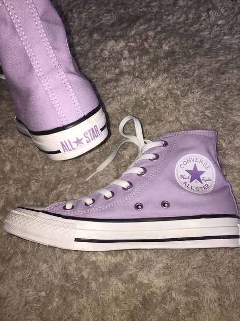 Purple Converse Outfit, Light Purple Converse, Lilac Converse, Lavender Converse, Converse Outfit Ideas, Colored Converse, Purple Quince, Purple Converse, Converse Outfits