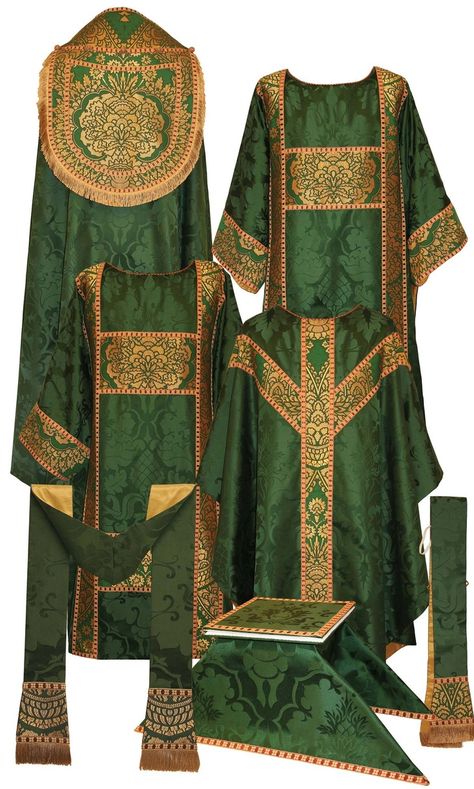 Ecclesiastical Vestments, Traditional Catholicism, Catholic Priest, Religious Icons, Sacred Art, Roman Catholic, Catholic Faith, Catholic Church, Green And Gold