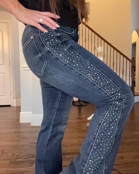 *** NEW Judy Blue Rhinestone Flares *** These are my new faves and are selling fast at our Painted Tree locations. https://glitterdixie.com/products/judy-blue-dark-wash-rhinestone-flares Introducing our Just Blue Jeans, the perfect addition to your wardrobe. These jeans are designed to provide a perfect fit, ensuring that they will look great on you. The dark wash of the jeans gives them a classic and timeless look that can be paired with a variety of tops and shoes. The jeans feature rh... Blue Rhinestones, Look Stylish, The Jeans, Blue Dark, Bell Bottoms, Dress Accessories, Flare Jeans, Blue Jeans, Looks Great