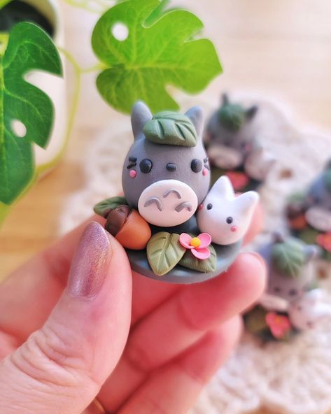 Really in love with the clay desk buddies I made (thank u for giving them all homes!!) 🥹 would you be interested in limited amounts of desk buddy commissions? 👀 🏷 #polymerclaycreations #polymerclayartist #animegirlskawaii #myneighbortotoro #totorolover #polymerclaycreation #polymerclaycharms #myneighbourtotoro #ghibliart #polymerclayart #ghiblifanart #figurines #kawaiiartwork #kawaiicute Cute Kawaii Clay Ideas, Clay Birthday Ideas, Cute Clay Crafts Kawaii, Cute Clay Figures Kawaii, Polymer Clay Crafts Cute, Polymer Clay Desk Buddies, Birthday Clay Ideas, Useful Clay Projects Ideas, Ghibli Figurine