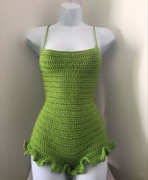 Crochet Dress Short, Summer Bikinis Crochet, Crochet Ideas For Summer, Things To Crochet For Summer, Quick Crochet Clothes, Crochet Ideas Summer, Crochet Romper Adult, Summer Crochet Outfits, Crochet Skort