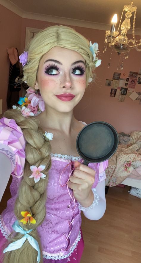 Rapunzel Makeup Look, Rapunzel Makeup, Rapunzel Halloween Costume, Rapunzel Cosplay, Princess Makeup, Cosplay Inspo, Anime Makeup, Alice Angel, Princess Cosplay