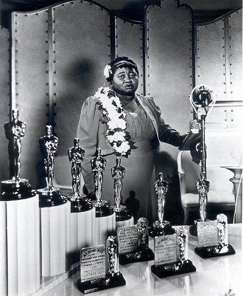 Remembering Hattie McDaniel: the first black Oscar winner passed away today in 1952. The 'Gone with the Wind' star accepted her Best Supporting Actress honor in a "no blacks" hotel in L.A. Read her historic 1940 #Oscars speech on THR.com. (Photofest) Arte Jazz, Hattie Mcdaniel, Scarlett O'hara, Black Actresses, Vintage Black Glamour, Black Actors, Black Hollywood, Actrices Hollywood, Oscar Winners