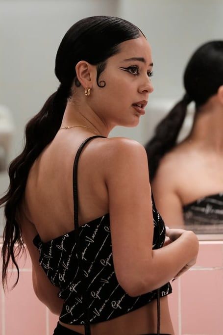 Euphoria Makeup Is Unrealistic For Most Teens in High School Maddy Perez, Barbie Ferreira, Beauty Hacks Nails, Alexa Demie, Nye Outfits, Baddie Hairstyles, Photo Profil, Maquillaje De Ojos, Kylie Jenner