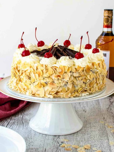 Italian rum cake is so moist, delicious and creamy, you’ll seriously want seconds! This fabulous rum soaked layer cake is a great dessert for any festive occasion #ItalianRumCake #RumCake #ItalianCakeRecipe Italian Rum Cake Recipe, Italian Rum Cake, Italian Treats, Rum Cakes, Showstopper Dessert, Dessert Pies, Moist Apple Cake, Chocolate Almond Cake, Italian Sweets