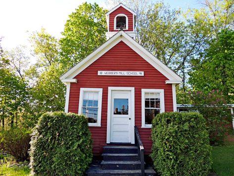 Lincoln Maine / Webber's Mill School House / Built for the princely sum of $150, the little one room schoolhouse served as a school from 1892 until 1924 or 1925 when a new school was built and this school was sold. School House Interior Design, School House Aesthetic, One Room Schoolhouse Ideas, Schoolhouse Exterior, Lincoln Maine, Private Kindergarten, One Room School House, England School, One Room Schoolhouse