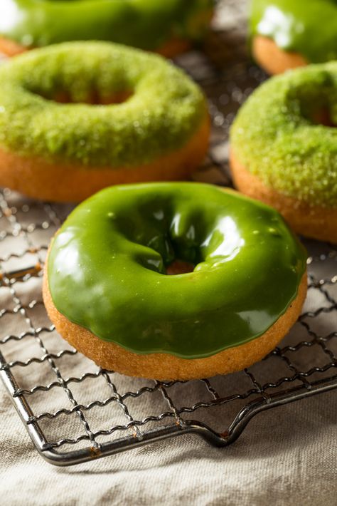 Matcha donuts Matcha Donut, Green Tea Donut, Green Donut, Donut Logo, Rainbow Board, Green Monsters, Mini Donuts, Matcha Green Tea, Green Tea