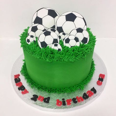 Multi Sports Birthday Cake, Buttercream Football Cake, Football Party Cake, Football Field Cake, Football Cake Design, Sports Birthday Cakes, Cake Kids, Football Cake, Sports Birthday