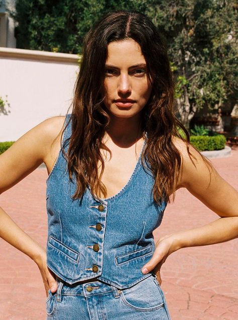 ROLLAS <br> Dallas Denim Vest - Mid Vintage Blue-The Shop Laguna Beach Denim Vest Outfit Aesthetic, Jean Vest Outfits, V Neck Vest, Denim Vests, Phoebe Tonkin, Jean Vest, Vest Outfits, It's Hot, Mode Vintage