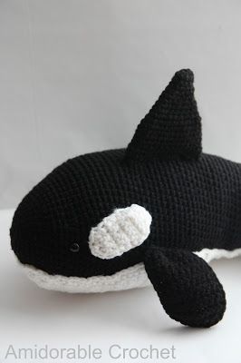 A[mi]dorable Crochet: Orca Pattern Orca Pattern, Crochet Sea Creatures, Red Heart Super Saver Yarn, Crochet Whale, Whale Pattern, Orca Whale, Mode Crochet, Crochet Animal Patterns, Knitted Toys