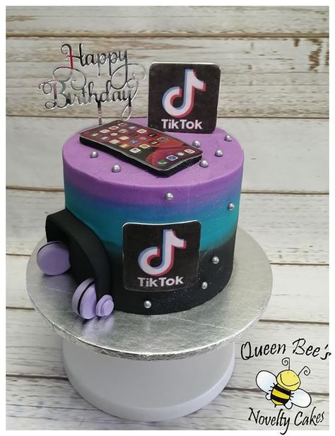 Tik Tok Birthday Cake Ideas, Tik Tok Cake Ideas, Tiktok Birthday Cake Ideas, Tiktok Cake Ideas, Tiktok Cake Design, Tik Tok Birthday Cake, Tiktok Birthday Cake, Tiktok Cakes, Tik Tok Cake