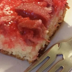 Easy Rhubarb Upside-Down Cake Easy Rhubarb Recipes, Strawberry Upside Down Cake, Rhubarb Cake Recipes, Rhubarb Upside Down Cake, Rhubarb Desserts, Rhubarb Cake, Rhubarb Recipes, Cake Mix Recipes, Upside Down Cake