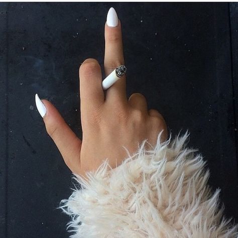 .pinterest // nichole Tumblr Nails, 2014 Tumblr Aesthetic Grunge, Nails 2014, Pastel Grunge, Grunge Nails, Nails Tumblr, Girls Nails, Bling Nails, Soft Grunge