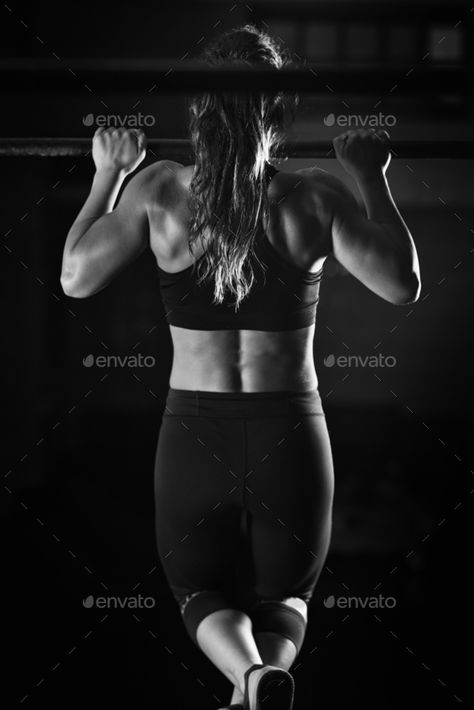 Woman athlete doing pull ups by microgen. Woman athlete doing pull ups#athlete, #Woman, #pull, #microgen Girl Doing Pull Ups Aesthetic, Pull Up Photography, Pull Up Astetic, Crossfit Pull Ups, Workout Aesthetic Pull Up, Woman Pull Up, Pull Up Woman Aesthetic, Athletic Woman Aesthetic, Pull Ups Aesthetic