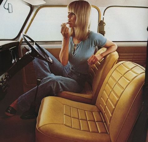 70’s Makeup Looks, 70’s Hair, 70’s Aesthetic, Road Trip Photography, 70s Aesthetic, 70’s Fashion, Mario Testino, Mini Clubman, Vw T1