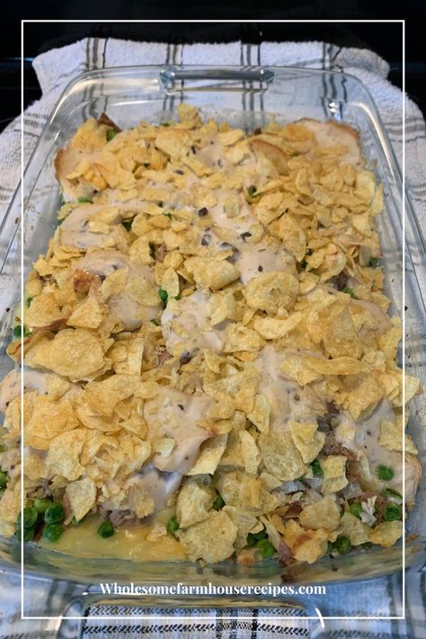 Easy Casserole Bake Dish layered tuna soup and chips Tuna Potato Chip Casserole, Tuna Casserole With Potato Chips, Tuna Soup, Easy Tater Tot Casserole, Casserole Bake, Tuna Casserole Easy, Tuna Casserole Recipes, Crushed Potatoes, Tuna Noodle