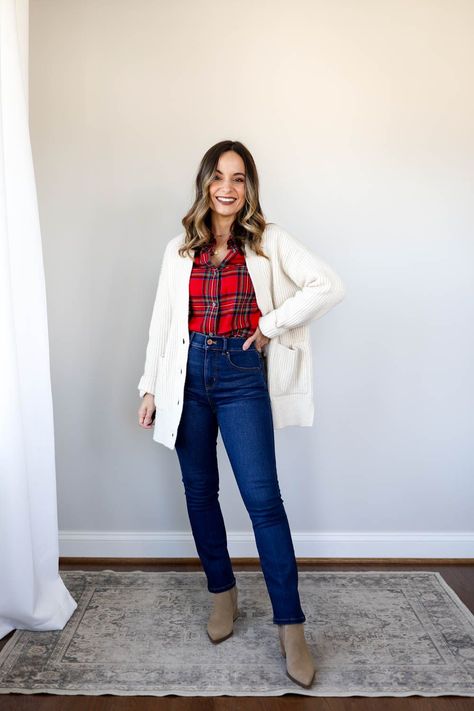 Christmas Plaid Outfit, White Tops Outfit, Christmas Outfit Casual, Casual Christmas Party Outfit, Casual Holiday Outfits, Plaid Shirt Outfits, Winter Party Outfit, Party Outfit Ideas, Holiday Outfits Christmas