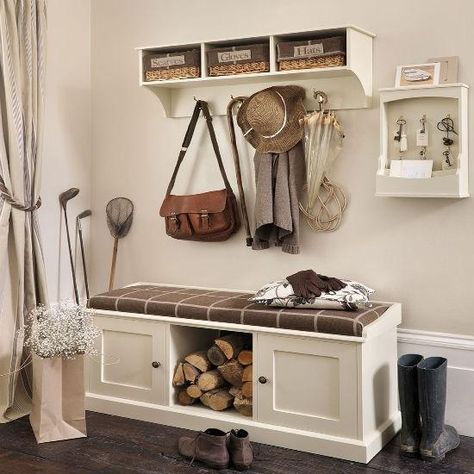 Ideas de almacenaje para el Recibidor Hall Bench With Storage, Entrance Hall Decor, Hallway Storage Bench, Entrance Furniture, Front Hallway, Storage Bench Seating, Hallway Bench, Living Etc, Storage Shelving