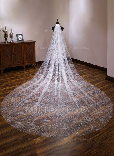 Ivory Bridal Veil, Ivory Wedding Veils, Veil Crystal, Cathedral Bridal Veils, Long Veil Wedding, Kirkenes, Ivory Veil, Cathedral Wedding Veils, Beautiful Veil