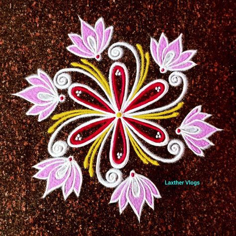 Daily kolam 🌟 #laxthervlogs #todayskolam #picoftheday Corner Diwali Rangoli, Small Rangoli Design For Daily Flowers, Flower Muggulu Designs, Simple Rangoli Kolam Designs With Colour, Long Rangoli Designs, Corner Kolam, Color Kolam Rangoli Designs, Aishwarya Kolam, Simple Colour Kolam