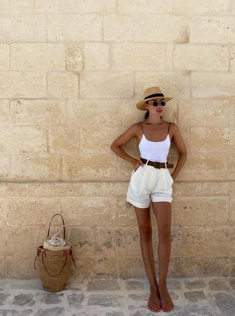 Desert Outfit, Safari Outfit, European Fashion Summer, Safari Outfits, Greece Outfit, Summer Holiday Outfits, European Summer Outfits, 여름 스타일, Europe Outfits