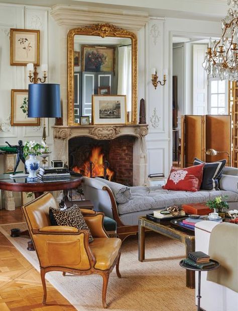 In France’s Oise department, David Jimenez fills his centuries-old home with antiques and art gathered across the countryside. Off Center Fireplace Ideas Living Rooms, Style A Fireplace, David Jimenez, Apartment Outside, French Manor House, Provincial Decor, French Manor, Mantel Decorating Ideas, Grandmillennial Style