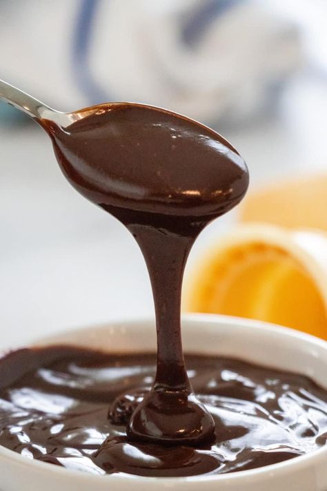 Old-Fashioned Hot Fudge Sauce Kenneth Temple, Homemade Chocolate Syrup, Ice Cream Sauce, Chocolate Sauce Recipes, Homemade Hot Fudge, Chocolate Fudge Sauce, Chocolate Ganache Recipe, Hot Fudge Sauce, Ganache Recipe