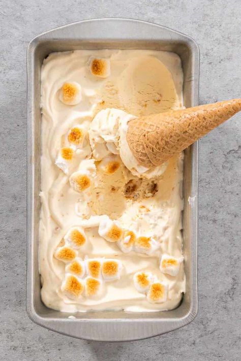 This toasted marshmallow ice cream is so simple and delicious! No-churn and sweet, you will want to make this ice cream recipe again and again! Marshmallow Ice Cream Recipe, Marshmallow Ice Cream, Making Whipped Cream, No Churn Ice Cream, Food Rules, Ice Cream Recipe, Toasted Marshmallow, Ice Cream Flavors, Food Words