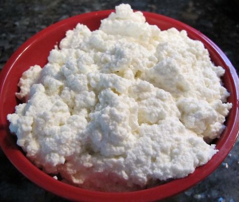 make ricotta cheese Make Ricotta Cheese, Make Cottage Cheese, Whey Recipes, Homemade Cottage Cheese, Cheese Recipes Homemade, Ball Recipes, Quick Pickled, Homemade Condiments, Cottage Cheese Recipes