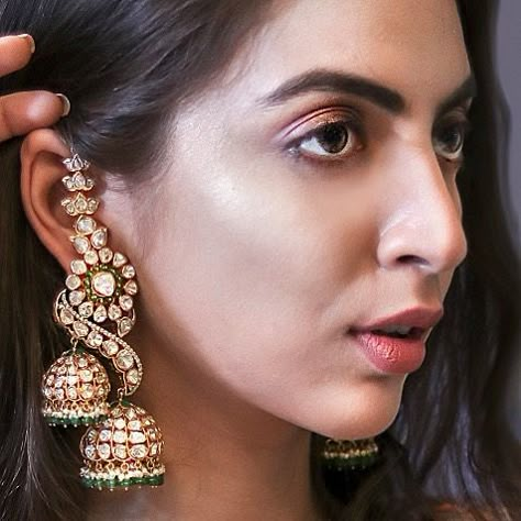 Heeramandi Jewellery, Beaded Wedding Jewelry, Bridal Jewellery Earrings, Indian Wedding Jewelry Sets, Ear Cuff Jewelry, Bridal Necklace Designs, Neck Pieces Jewelry, Gold Jewelry Outfits, Exhibition Centre