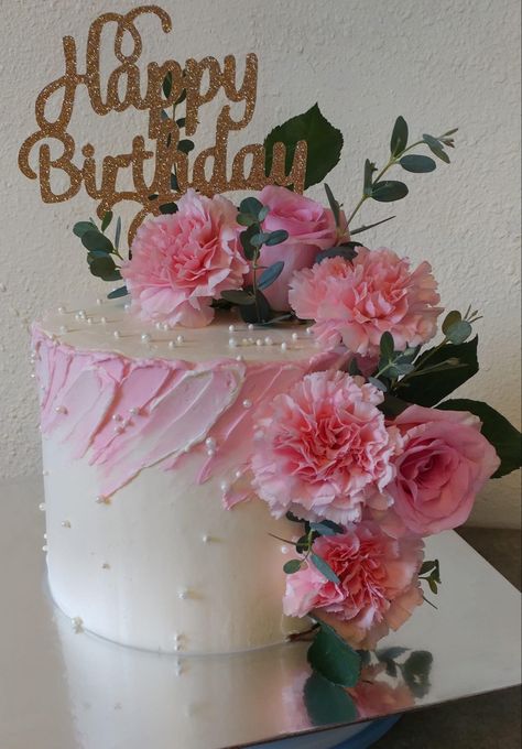 Flower Birthday Cake, Birthday Cake With Flowers, Flower Birthday, Decorating Cakes, Fresh Flower, Birthday Flowers, Fresh Flowers, Frosting, Cake Decorating