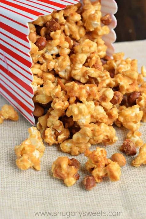 Making Homemade Cracker Jack popcorn is super easy and delicious! Sweet and crunchy, this addictive caramel corn is better than the original! Gourmet Popcorn Recipes, Homemade Microwave Popcorn, Little Debbie Snack Cakes, Homemade Caramel Corn, Spiced Popcorn, Debbie Snacks, Asian Sweets, Sweet Popcorn, Savoury Snacks