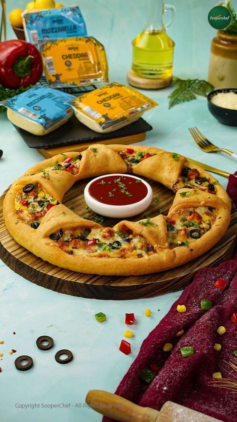 Pizza Presentation, Arabic Pizza, Star Pizza, Unique Pizza, Supreme Pizza, Pizza Day, Recipe Template, Just Bake, Pizza Recipe