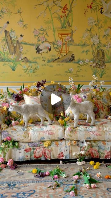 Easter Lambs, De Gournay Wallpaper, Colourful Garden, Wallpaper Installation, Colefax And Fowler, Painted Wallpaper, Sophie Conran, Chintz Fabric, Antique Wallpaper