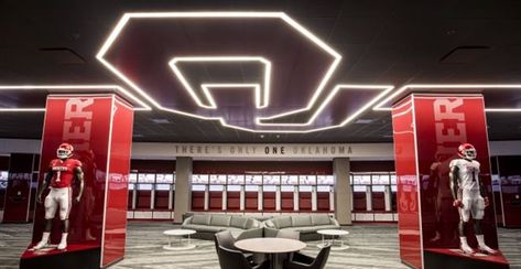 Ranking the Top 25 facilities in college football for 2018 Soccer Locker Room, Sports Locker Room, Stadium Branding, Phillies Stadium, Locker Room Design, Wreath Wallpaper, Basketball Humor, Softball Birthday, Fitness Center Design