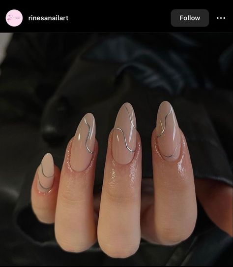 Here Are The 15 Coolest Fall 2023 Nail Trends To Obsess Over Faded Tips Nails, Medium Almond Nails Designs Classy, Almond Nails Ideas Neutral, Aesthetic Almond Nails Designs, Nails Inspiration Almond Classy, Nude Nails With Simple Design, Nude Nail With Design, Almond Nail Styles, Nude Nails Design 2024