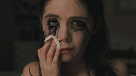 Orphan Movie, Creepy Horror, Make You Cry, Julia Roberts, Horror Story, Film Aesthetic, Film Stills, Scary Movies, Movie Characters