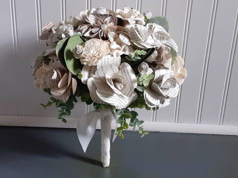 Paper Flowers Wedding Bouquet, Classic Wedding Bouquet, Book Page Flowers, Boda Diy, Storybook Wedding, Faux Eucalyptus, Bridal Bouquet Pink, Handmade Wedding Gifts, Country Theme Wedding