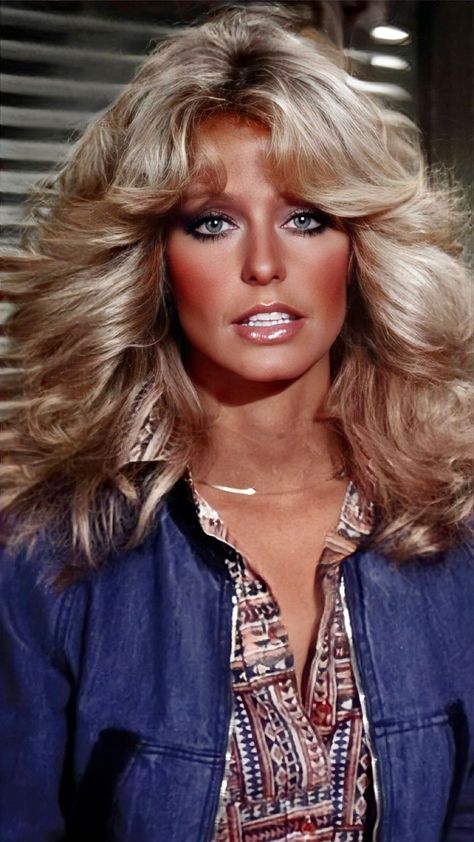 Farrah Faucette Hair, Farrah Fawcett 70s, Farrah Hair, Farah Fawcett Hair, Fawcett Hair, Farah Fawcett, Haircuts To Try, Farrah Fawcet, Cool Blonde Hair