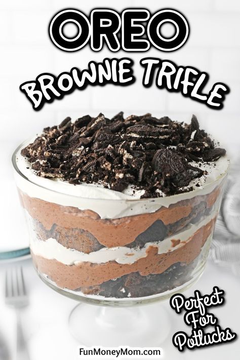 This decadent Oreo Brownie Trifle recipe is the perfect chocolate dessert recipe. It’s an easy yet incredibly indulgent layered dessert that's perfect for parties and potlucks. Oreo Brownie Trifle, Oreo Pudding Dessert, Oreo Brownie, Oreo Cookie Recipes, Oreo Desserts, Brownie Trifle, Oreo Pudding, Dessert Oreo, Trifle Desserts