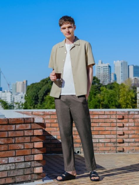 Uniqlo Men Outfit, Uniqlo Lookbook, Uniqlo Outfit, Uniqlo Style, Soft Fits, Open Collar Shirt, Nostalgic Pictures, Collar Shirt Men, Uniqlo Men