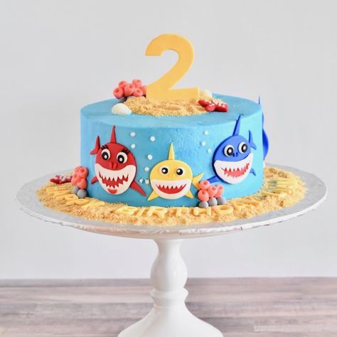 77 "Baby Shark" Cake Ideas to Steal For Your Child's Next Birthday Party Bolo Panda, Baby Shark Cake, Shark Birthday Cakes, Shark Themed Party, Shark Themed Birthday Party, Shark Cake, Party Themes For Boys, Shark Birthday Party, Baby Birthday Cakes