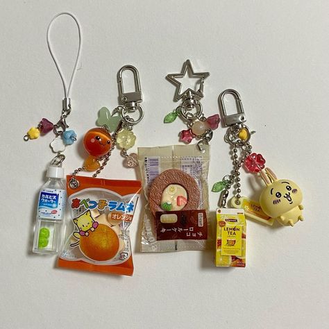 Japanese Trinkets, Food Keychain, Cute Keychains, Japan Aesthetic, January 19, Kawaii Food, Cute Keychain, Cute Little Things, Cute Charms