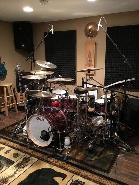 Drum Setup Ideas, Drummer Room Ideas, Home Drum Studio, Drum Studio Music Rooms, Drum Set Room, Drum Studio Ideas, Drum Room Ideas, Room Music Studio, Room Ideas Grunge